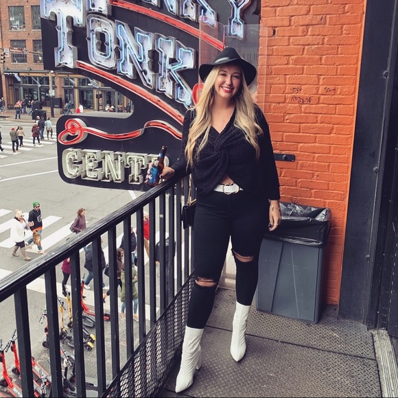 Posh Ambassador ✨ - Picture 5 of 7